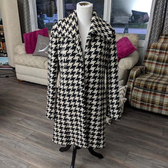 Calvin Klein Jackets & Blazers - Calvin Klein herringbone patterned winter peacoat